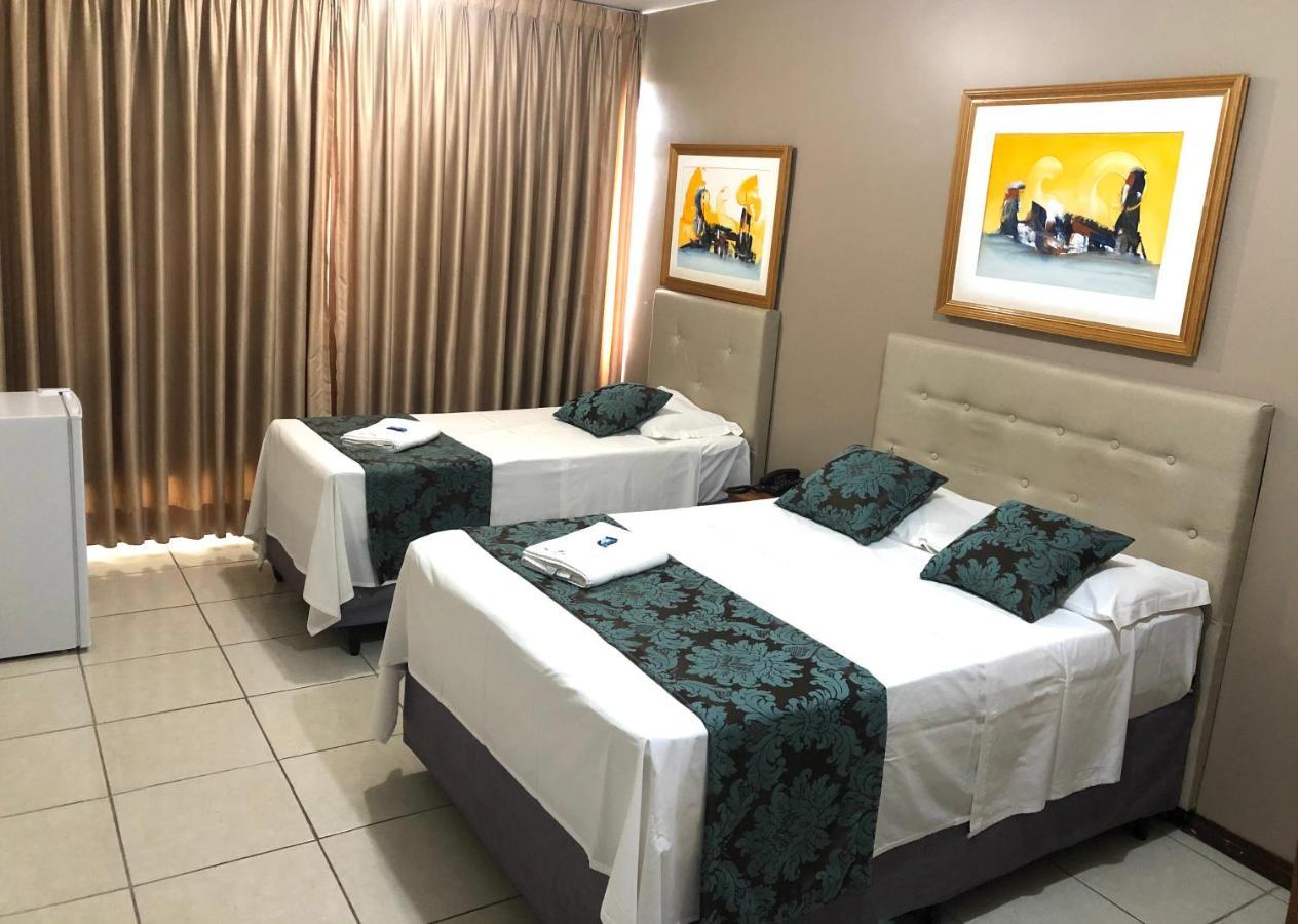 Max Hotel Нуклео-Бандейранти Экстерьер фото