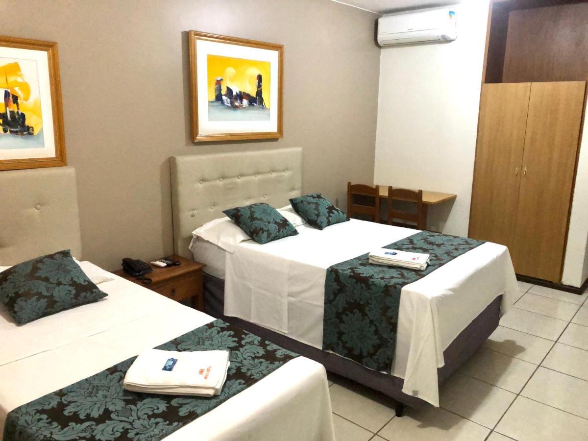 Max Hotel Нуклео-Бандейранти Экстерьер фото