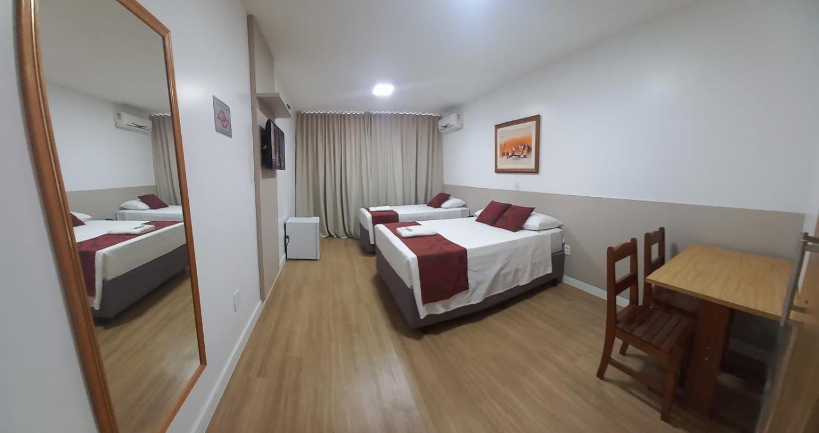 Max Hotel Нуклео-Бандейранти Экстерьер фото